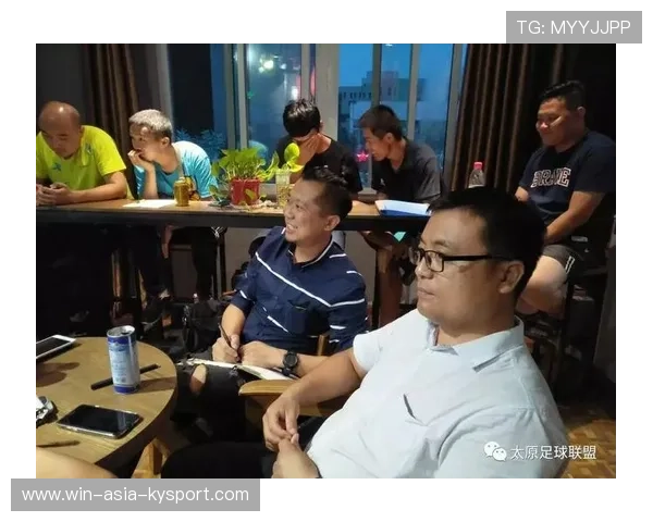 足球裁判在基层开班授课传播规范执法理念，足球裁判课程